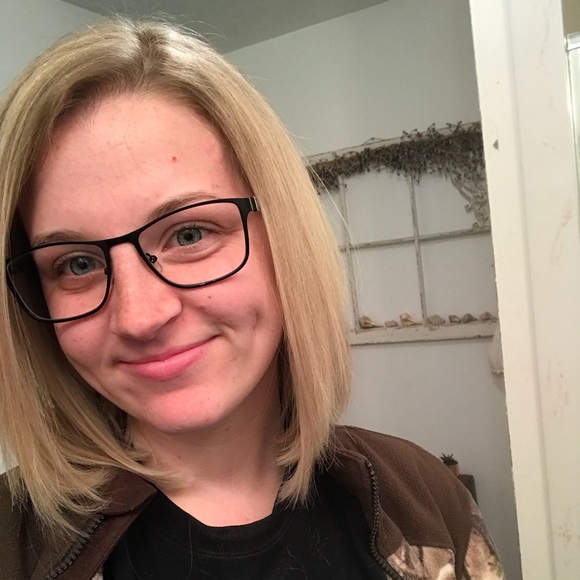 Meet your Posher, Mikaela - Picture 7 of 7